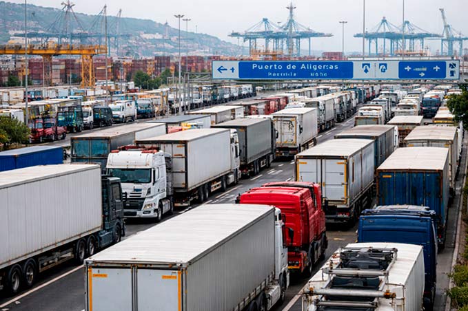 Colapso de camiones en el Puerto de Algeciras